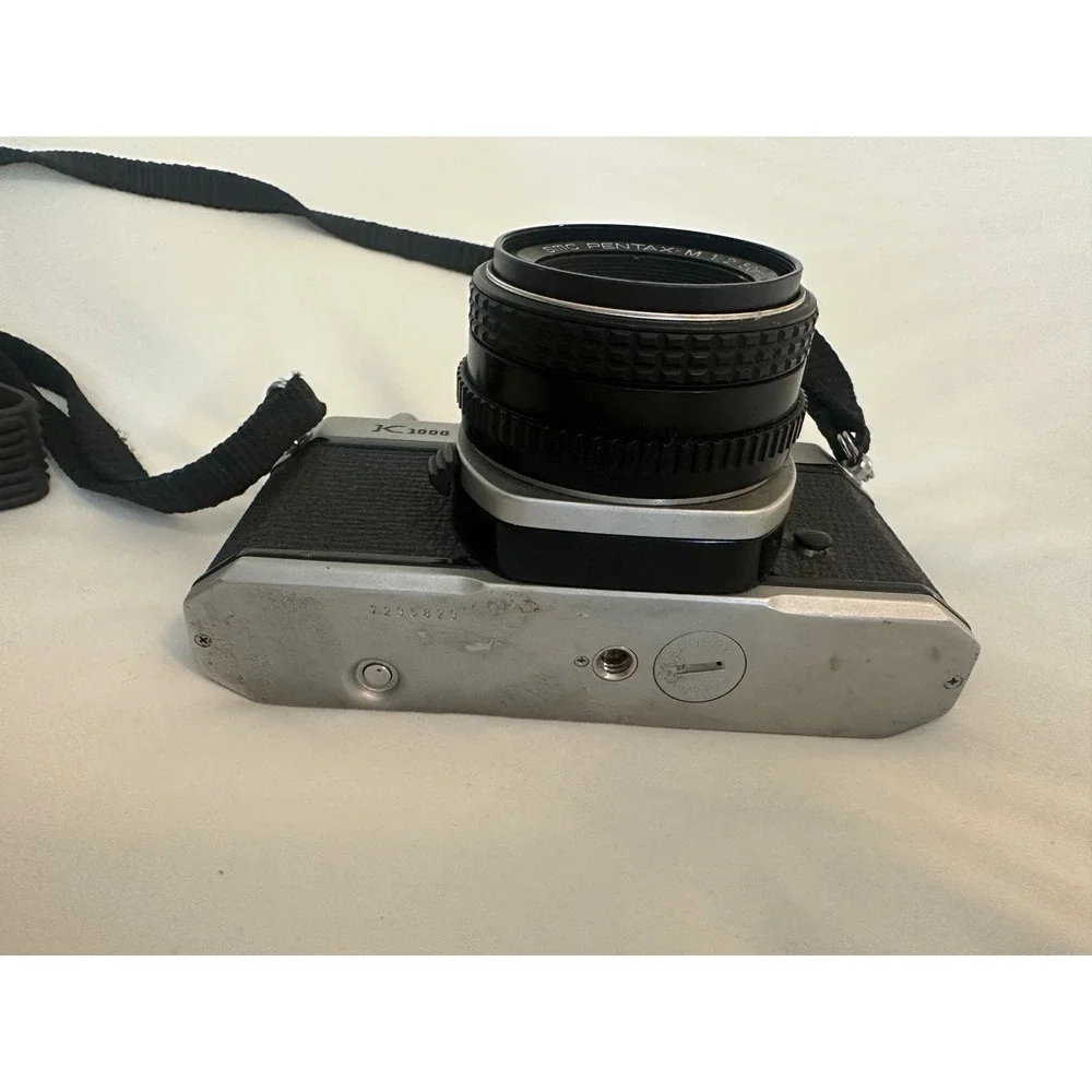 Asahi Pentax K1000 35mm SLR Film Camera with‎ SMC Pentax-M 50mm f2 Lens Silver